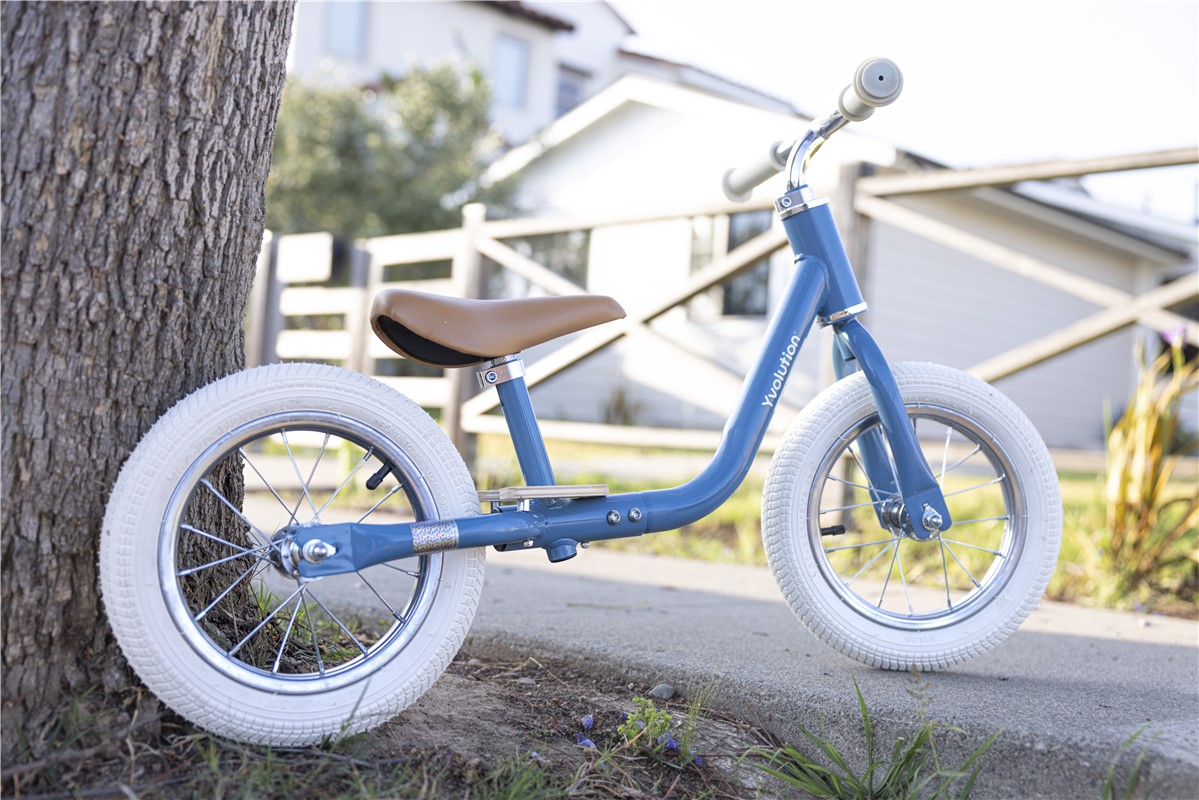 Bicicleta de equilibrio Yvelo Classic Azul - Yvolution - Imagen 8